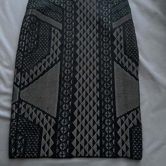 BCBG XXS Bandage Skirt NWOT - Picture 5 of 7